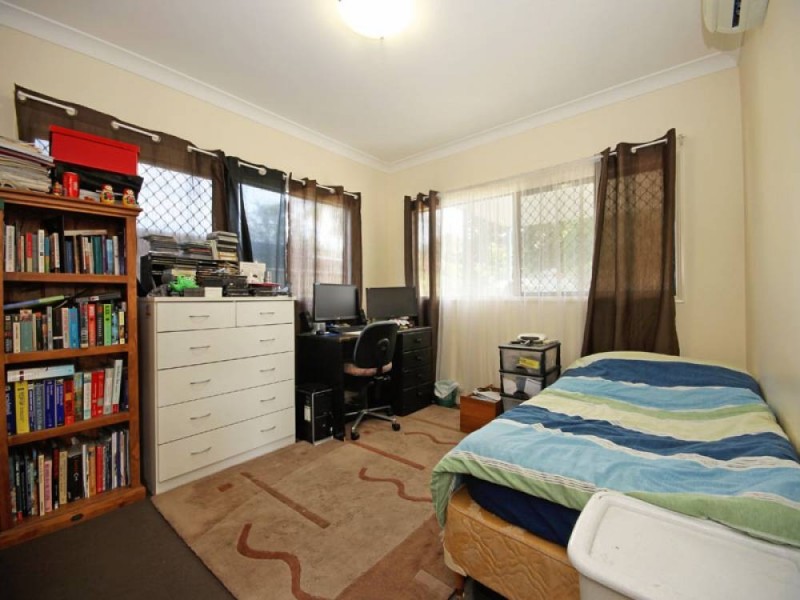 8 Deans Street West, Clontarf QLD 4019