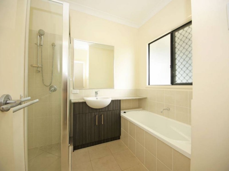 8 Deans Street West, Clontarf QLD 4019