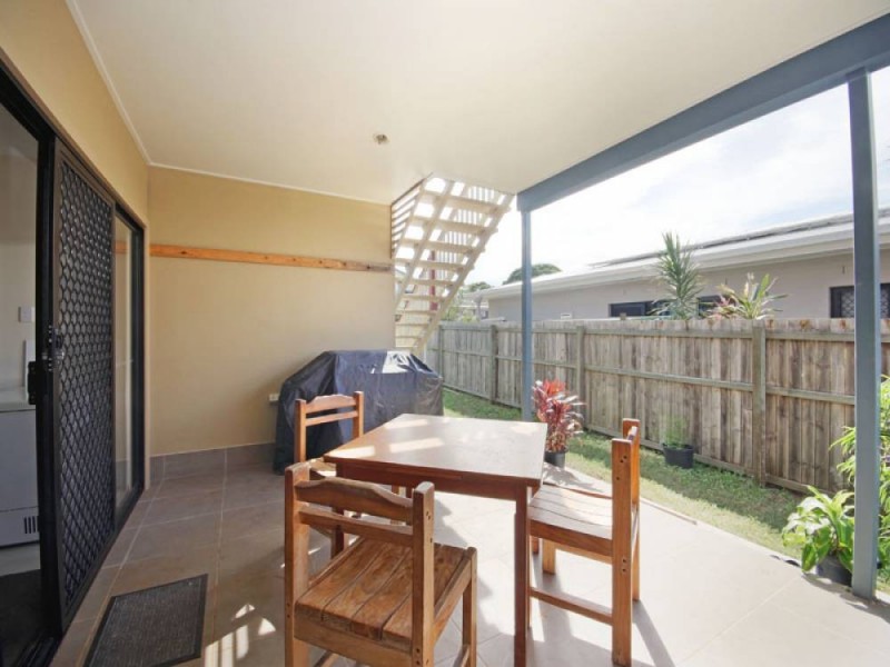 8 Deans Street West, Clontarf QLD 4019