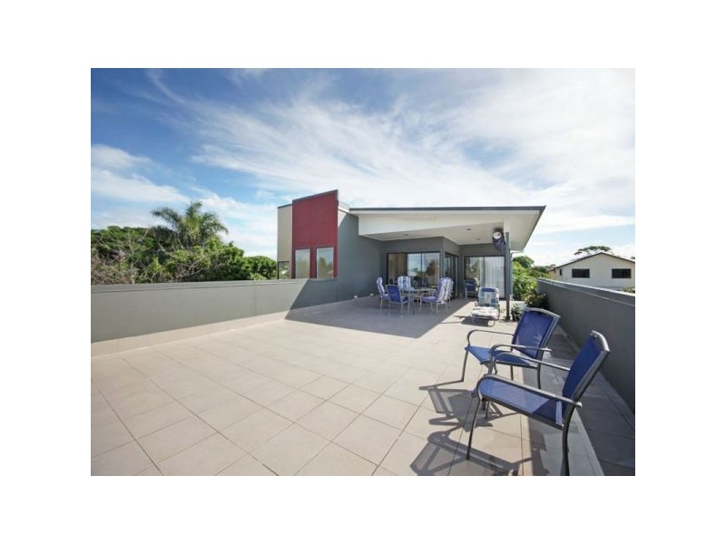 8 Deans Street West, Clontarf QLD 4019