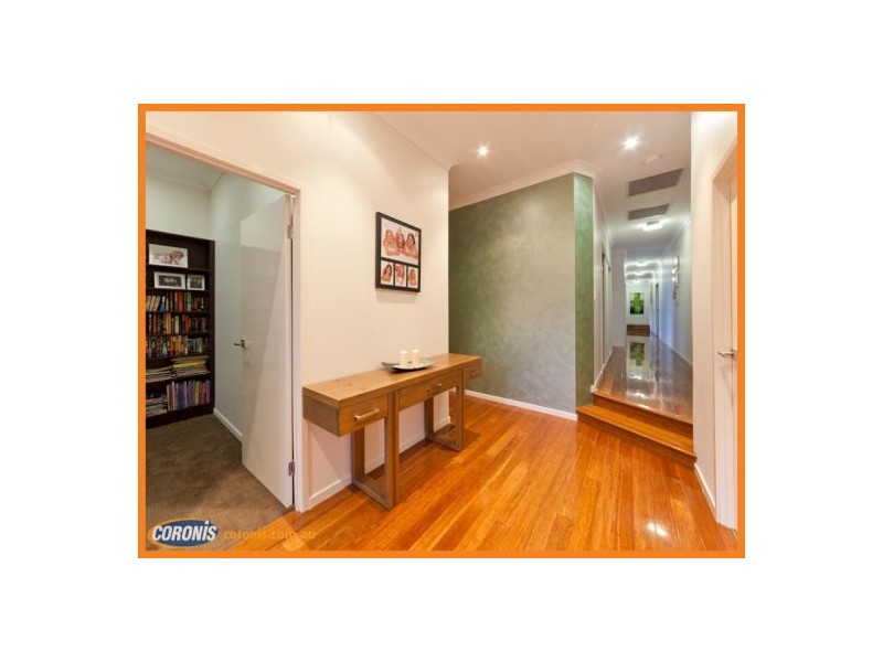 19 Laurel Street, Heathwood QLD 4110