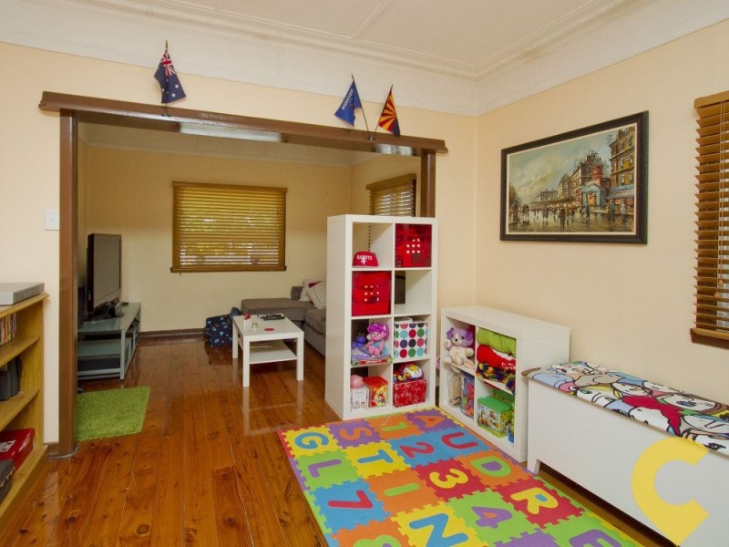 36 Seaview Street, Brighton QLD 4017