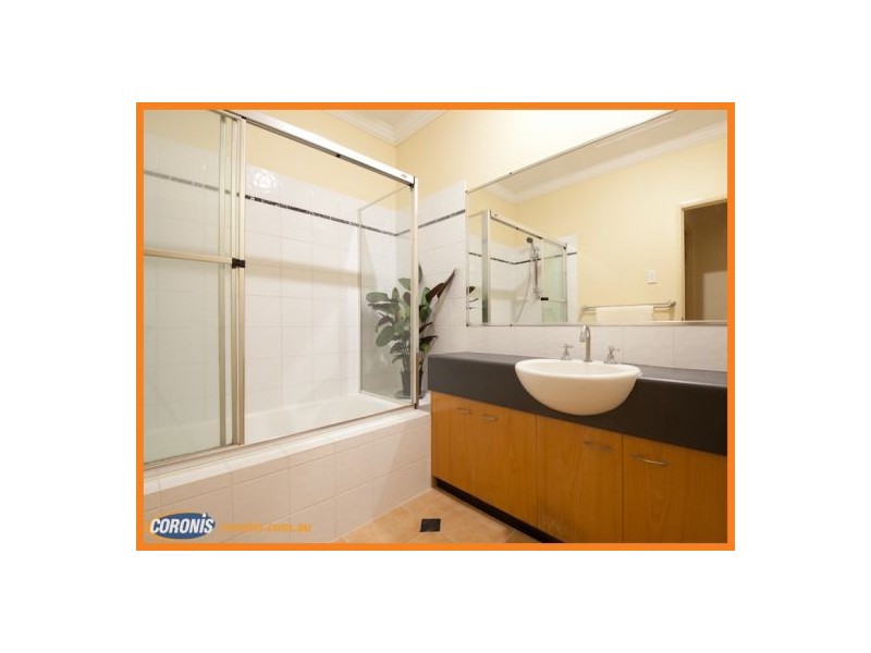 59 Fleming Rd, Herston QLD 4006