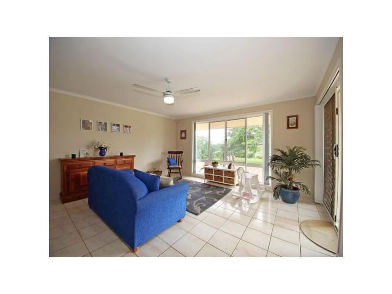 45 Hall Road, Elimbah QLD 4516