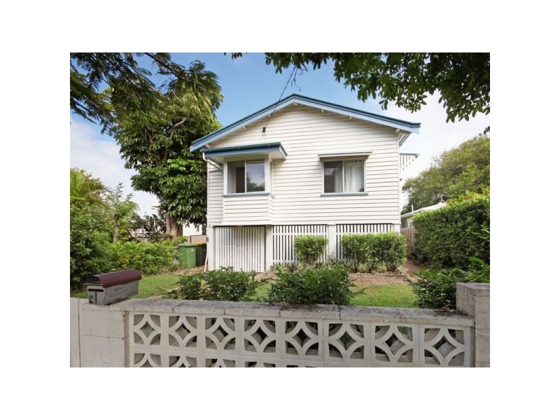 1 Mclennan Street, Woody Point QLD 4019