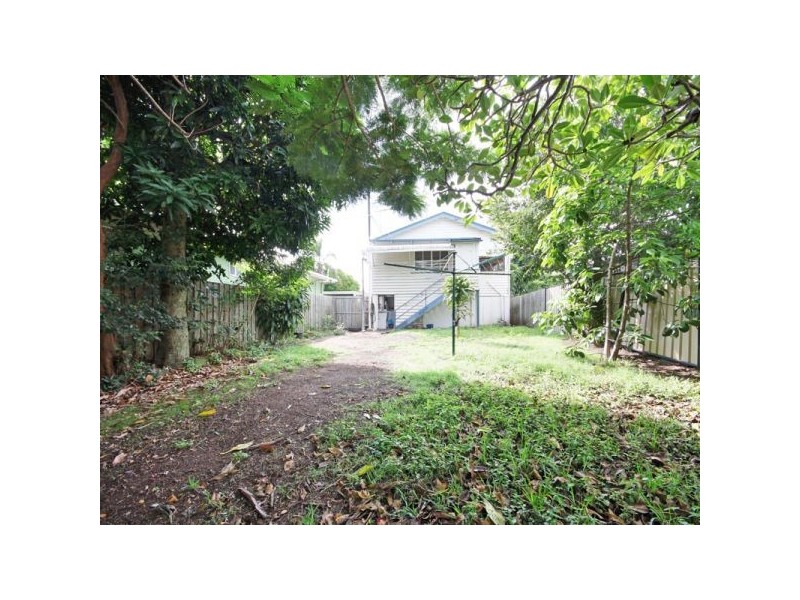 1 Mclennan Street, Woody Point QLD 4019