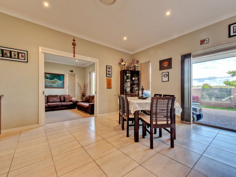 230 Lakeside Avenue, Springfield Lakes QLD 4300