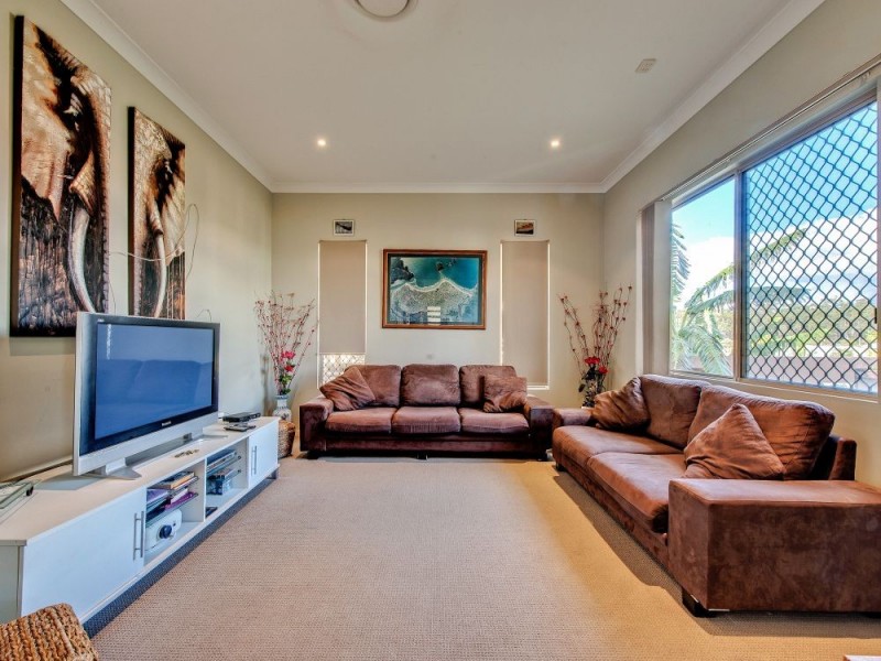 230 Lakeside Avenue, Springfield Lakes QLD 4300