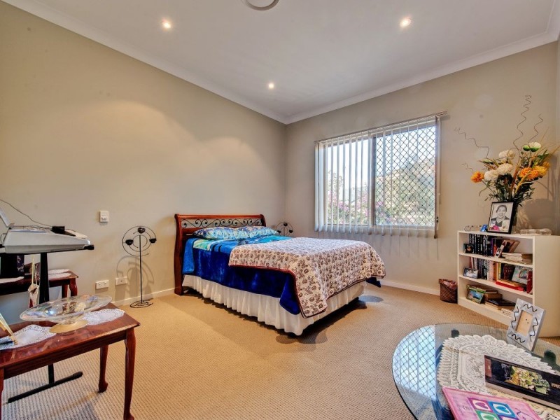 230 Lakeside Avenue, Springfield Lakes QLD 4300