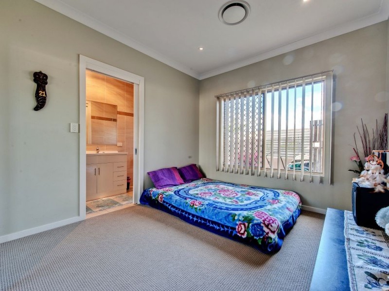 230 Lakeside Avenue, Springfield Lakes QLD 4300