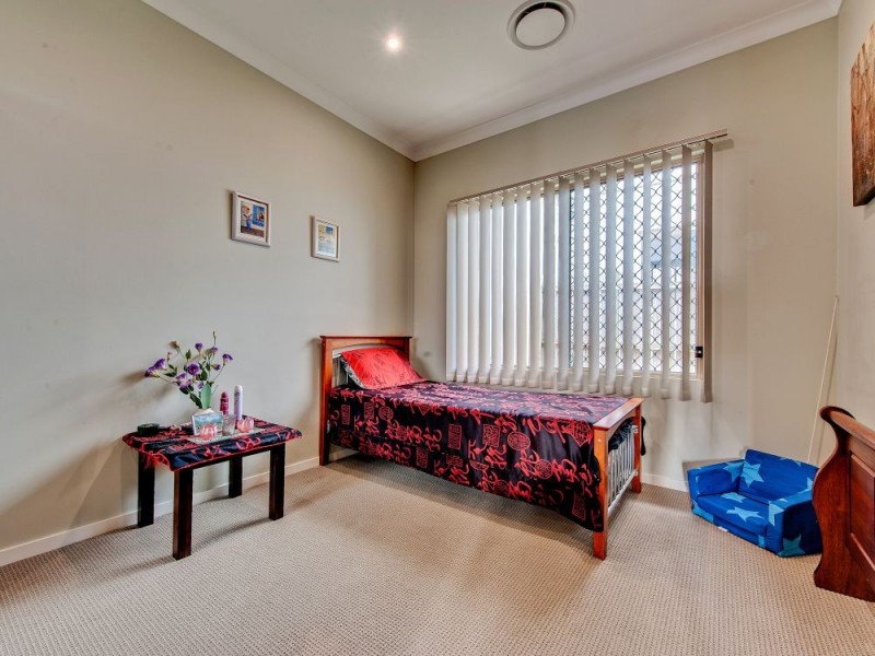 230 Lakeside Avenue, Springfield Lakes QLD 4300