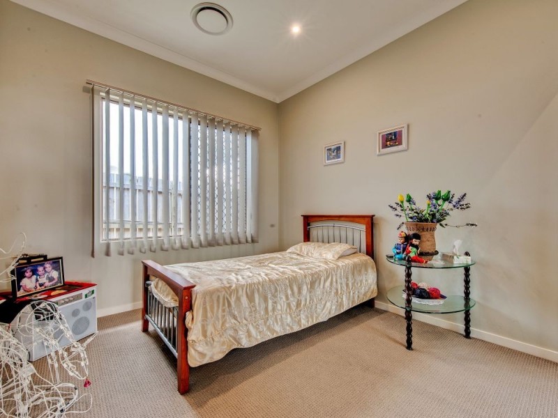 230 Lakeside Avenue, Springfield Lakes QLD 4300