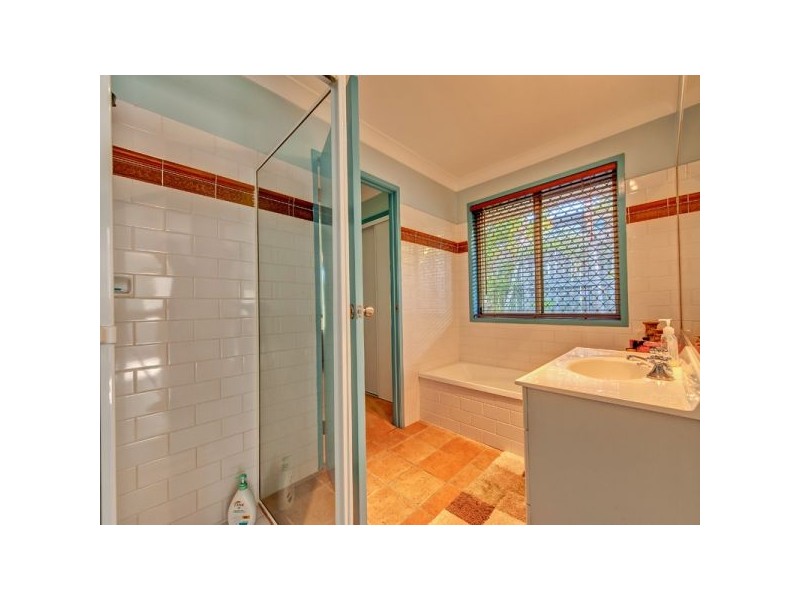 7 Tannadice Court, Regents Park QLD 4118