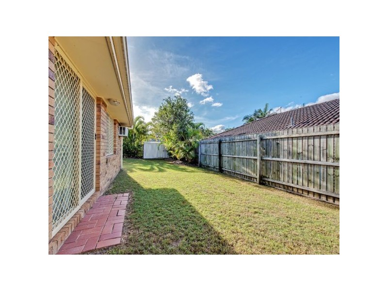 7 Tannadice Court, Regents Park QLD 4118