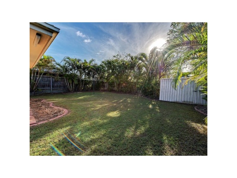 7 Tannadice Court, Regents Park QLD 4118