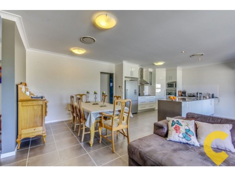 17 Penambul Crescent, Ferny Hills QLD 4055