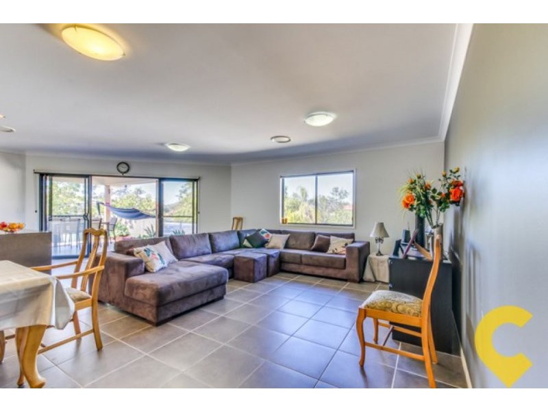 17 Penambul Crescent, Ferny Hills QLD 4055