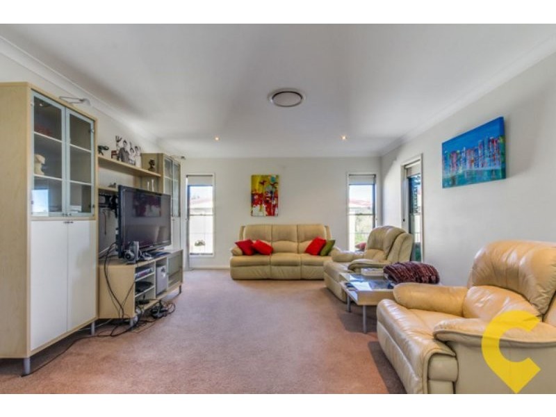 17 Penambul Crescent, Ferny Hills QLD 4055