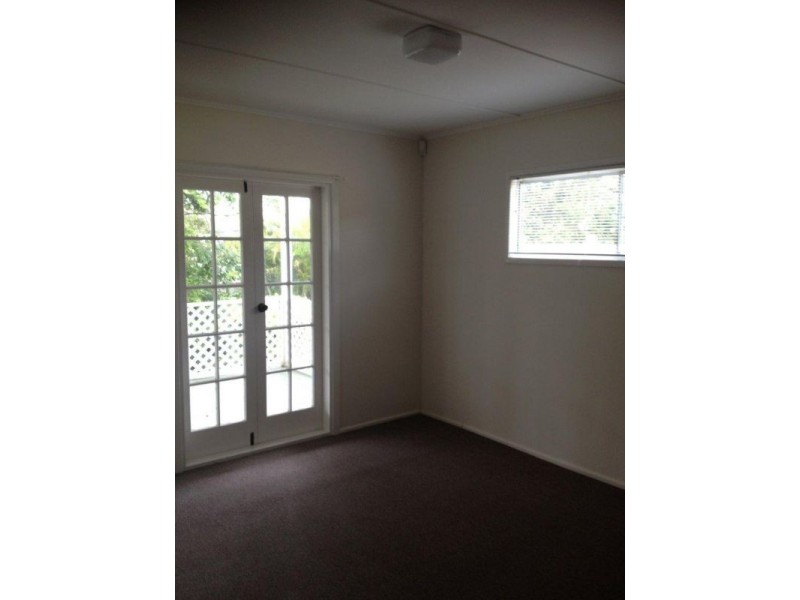 79 Longland Street, Redcliffe QLD 4020