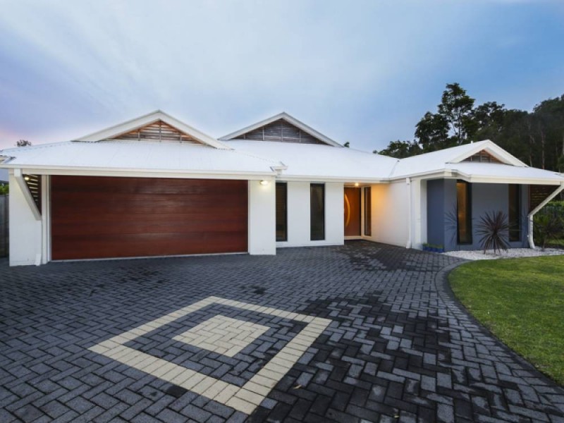 12 Kingtide Lane, Coomera Waters QLD 4209