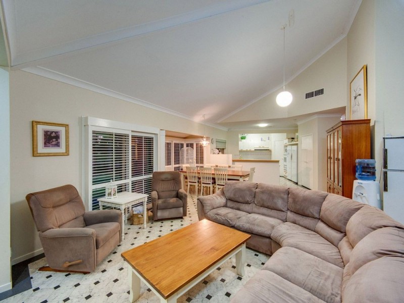 12 Lindale Court, Cashmere QLD 4500