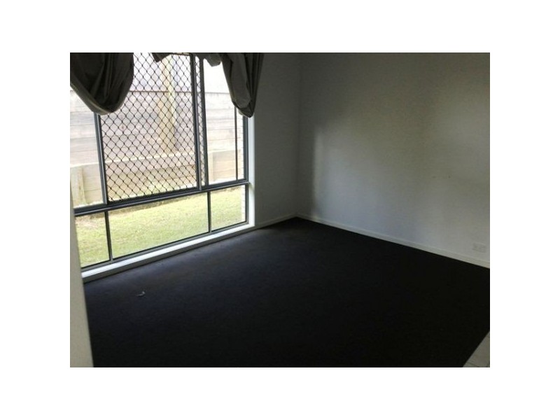 6 Daisy Street, Springfield Lakes QLD 4300