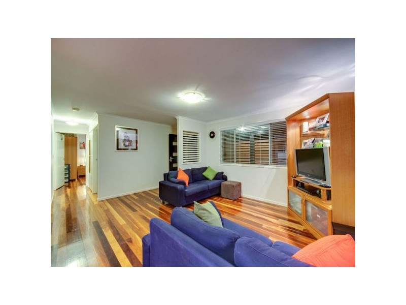 16 Hutton Road, Arana Hills QLD 4054