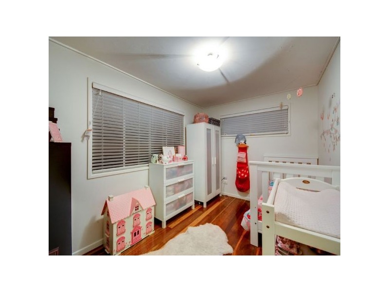 16 Hutton Road, Arana Hills QLD 4054