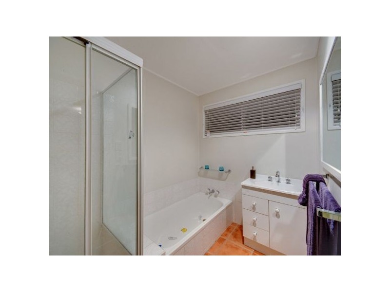 16 Hutton Road, Arana Hills QLD 4054