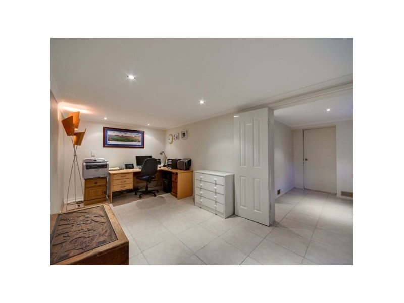 16 Hutton Road, Arana Hills QLD 4054