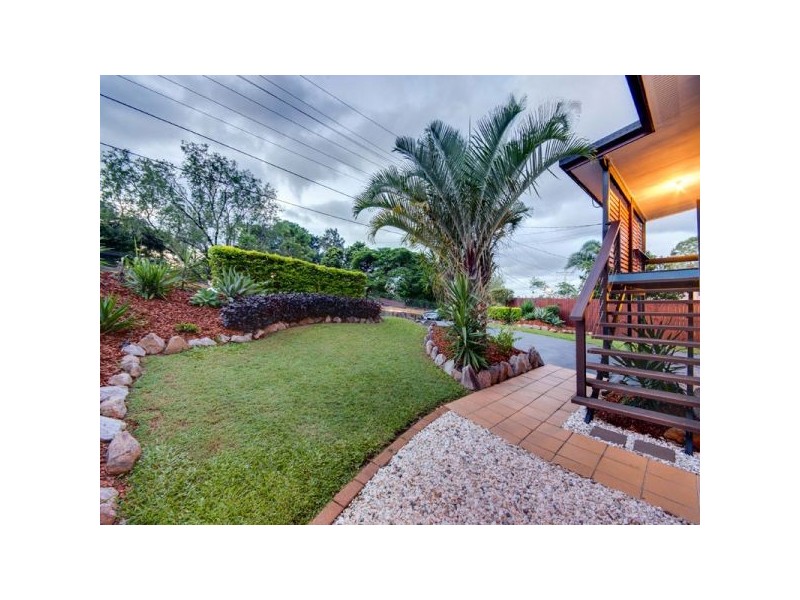 16 Hutton Road, Arana Hills QLD 4054