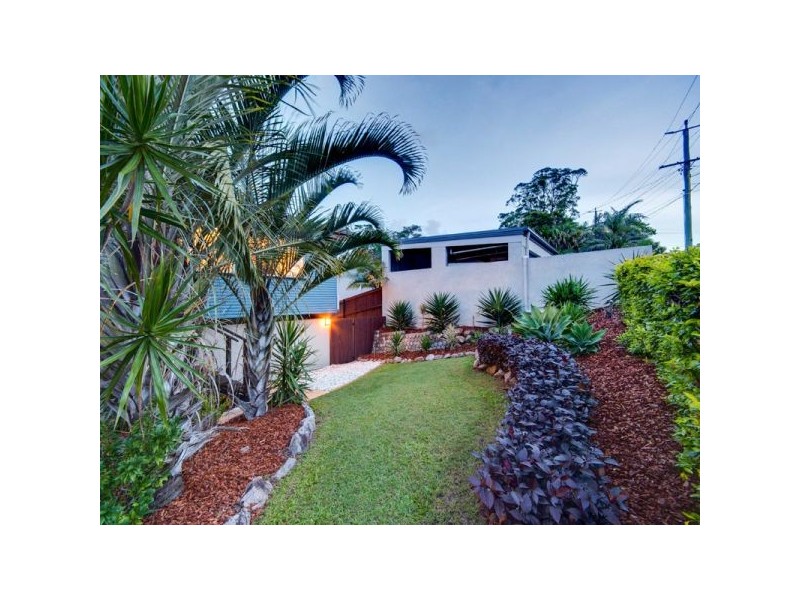 16 Hutton Road, Arana Hills QLD 4054