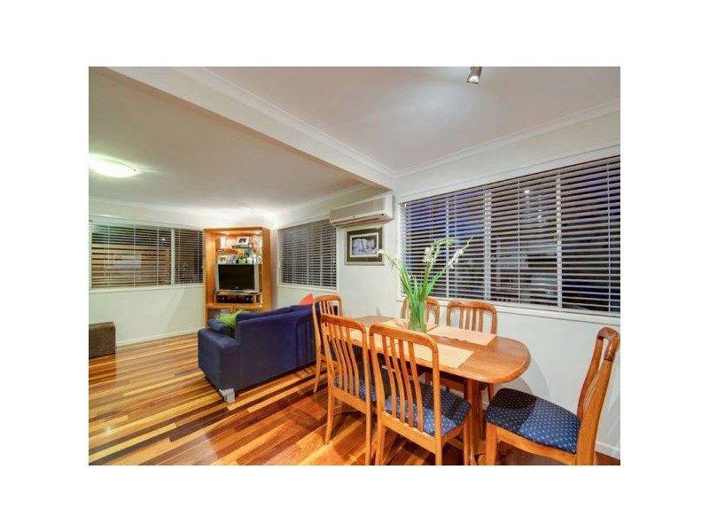 16 Hutton Road, Arana Hills QLD 4054