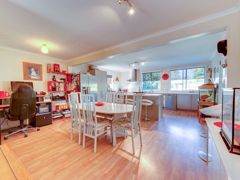 10 Coleen Court, Redbank Plains QLD 4301