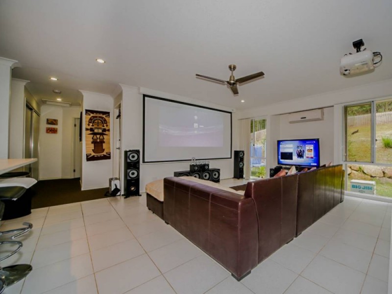 25 Finnin Court, Maudsland QLD 4210