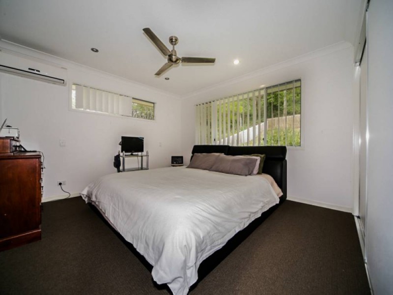 25 Finnin Court, Maudsland QLD 4210