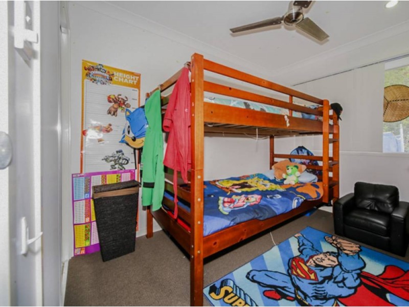 25 Finnin Court, Maudsland QLD 4210