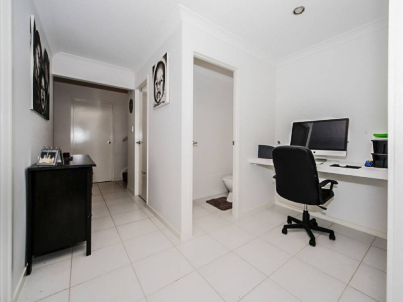 25 Finnin Court, Maudsland QLD 4210