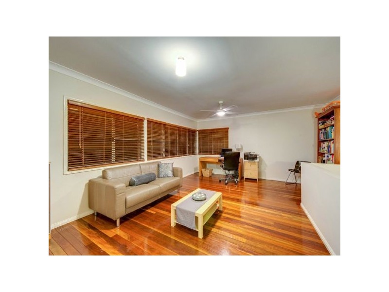 11 Rannoch Place, Ferny Grove QLD 4055