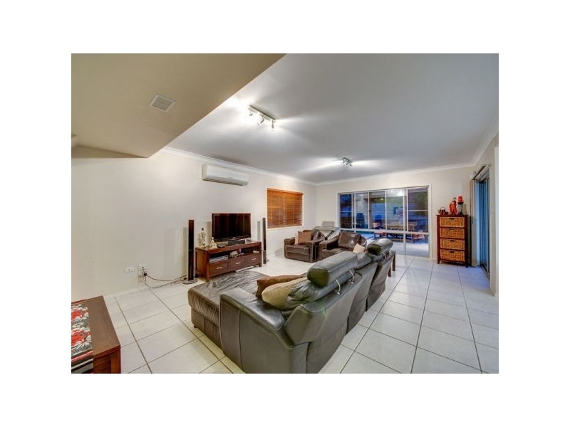 11 Rannoch Place, Ferny Grove QLD 4055