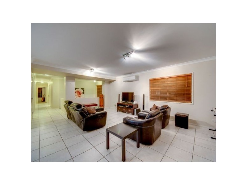 11 Rannoch Place, Ferny Grove QLD 4055