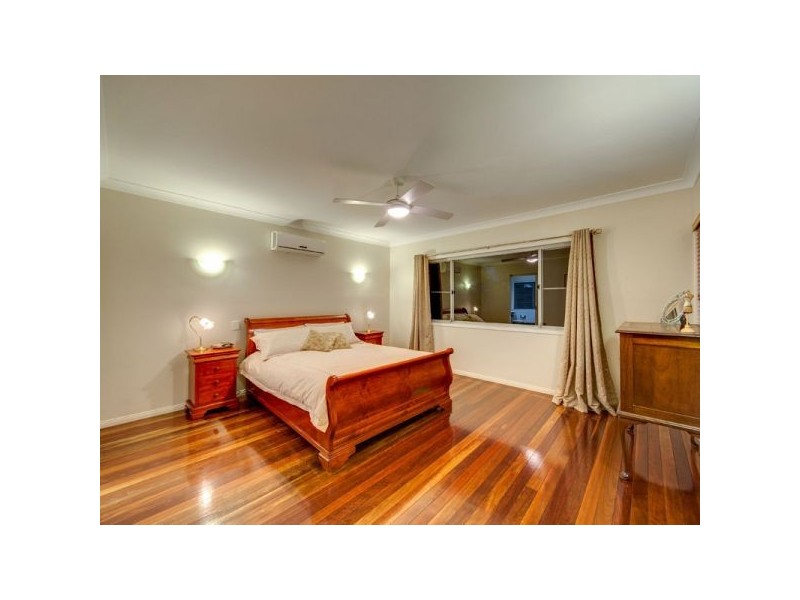 11 Rannoch Place, Ferny Grove QLD 4055