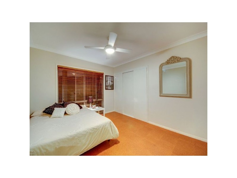 11 Rannoch Place, Ferny Grove QLD 4055