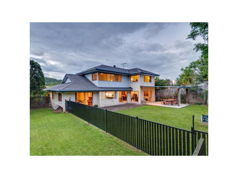 11 Rannoch Place, Ferny Grove QLD 4055