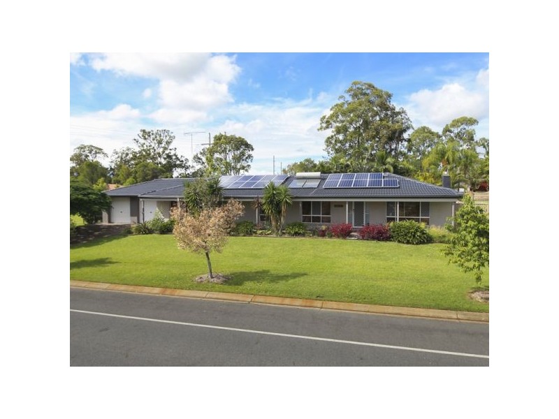 16 California Drive, Oxenford QLD 4210