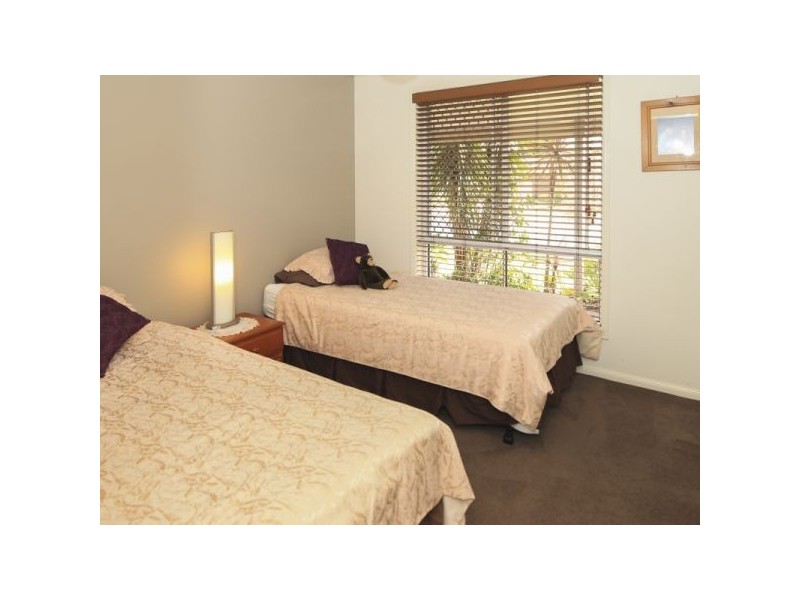 16 California Drive, Oxenford QLD 4210