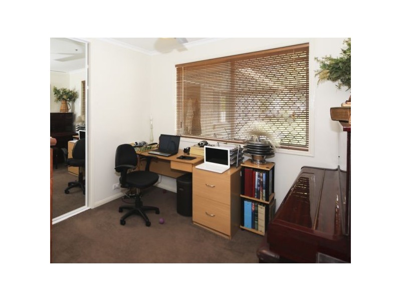 16 California Drive, Oxenford QLD 4210