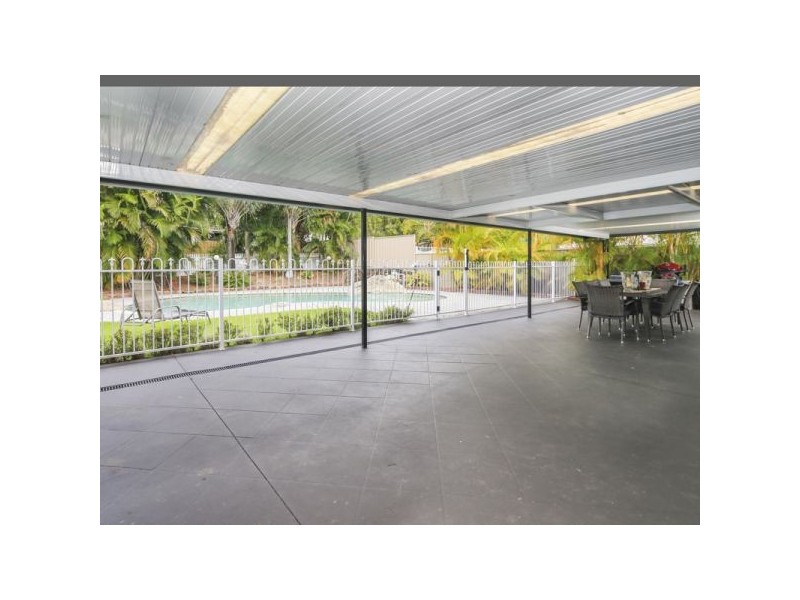 16 California Drive, Oxenford QLD 4210