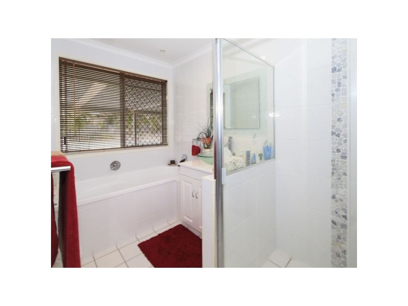 16 California Drive, Oxenford QLD 4210