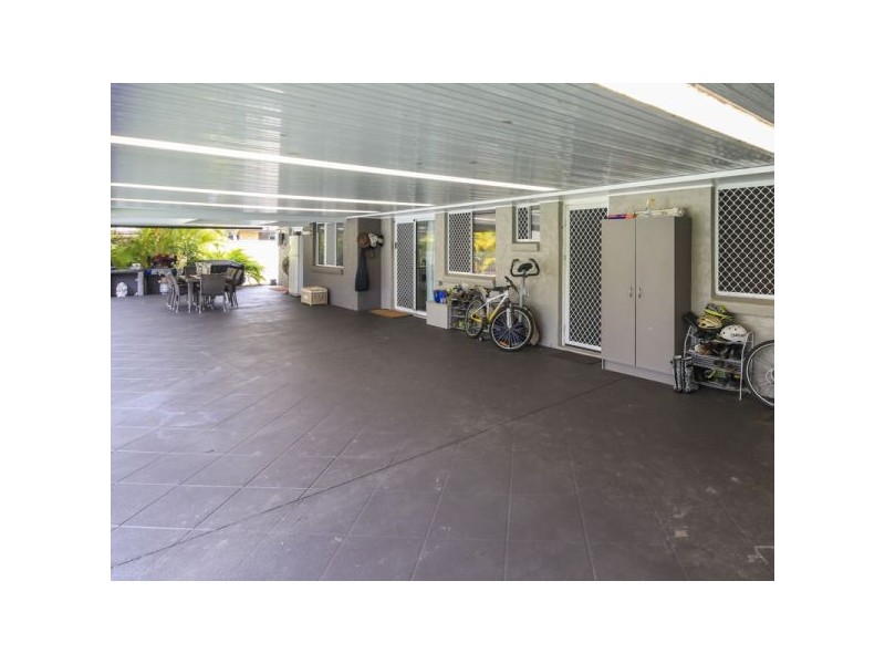 16 California Drive, Oxenford QLD 4210